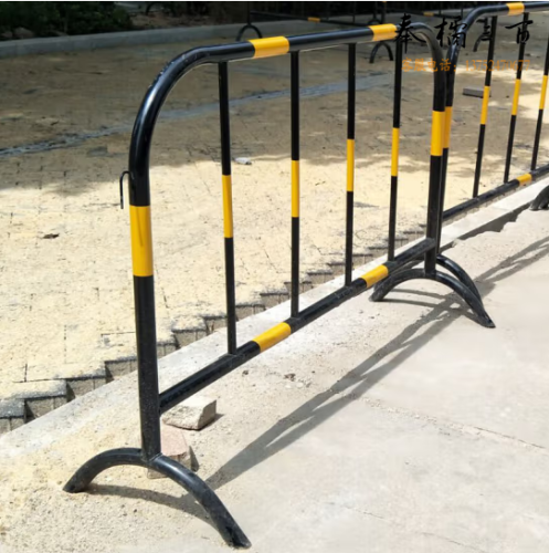施工铁马围栏 警示防护栏  移动临时隔离栏  黑黄相间 1.5M*2M  货号：LJ