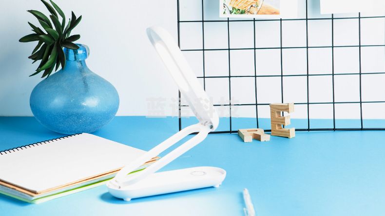 晨光AEA98537 带充电宝便携台灯