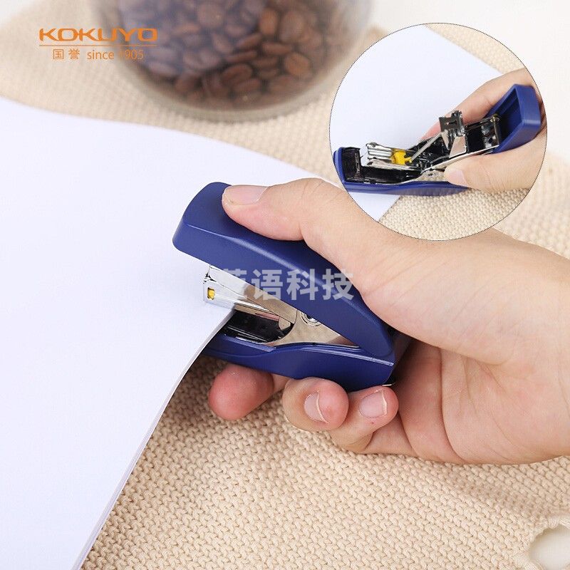 国誉(KOKUYO)进口便携式订书机学生便携式强力平针订书机可装订32张纸 蓝色 SL-MF55-02B