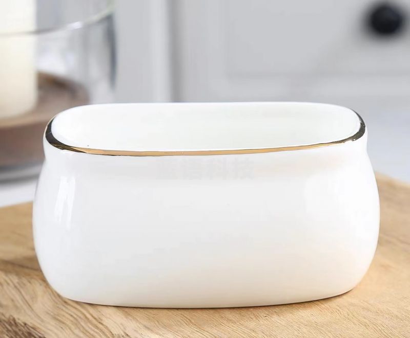 白瓷金边糖罐   规格：9.5厘米*5厘米    单位：个