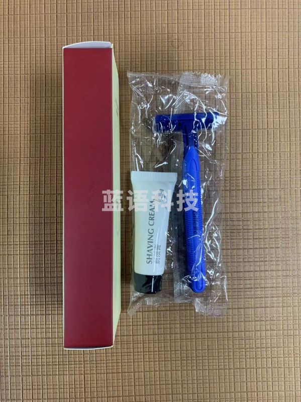 一次性剃须刀  规格：带logo  单位：个