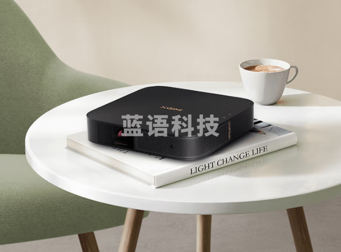 极米NEW Z6X 投影仪家用 投影机(全自动梯形校正 真实高亮 哈曼卡顿原装音响 手机同屏)