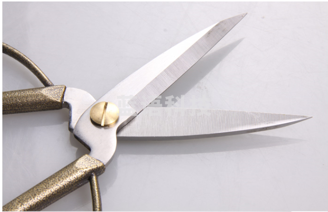 张小泉MY2002-1 龙凤系列不锈钢家用剪刀（两色随机发货）