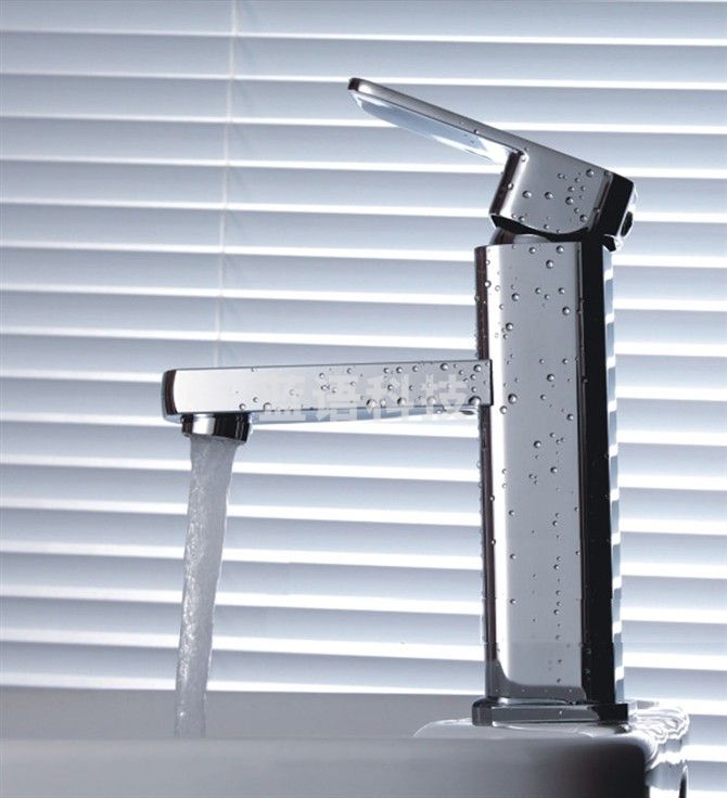 蒙娜丽莎  单把孔冷热全铜水龙头