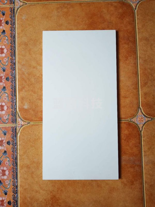 巨联（JULIAN）纯白色瓷砖、300*600、8片一箱