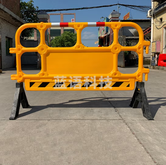 塑料铁马护栏 160×100cm 黄色 吹塑   货号：LJ