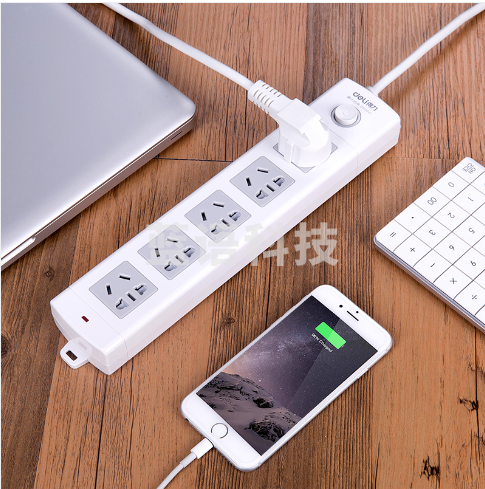 得力(deli)18204插座_5组_3米_PVC袋装(白)(只)