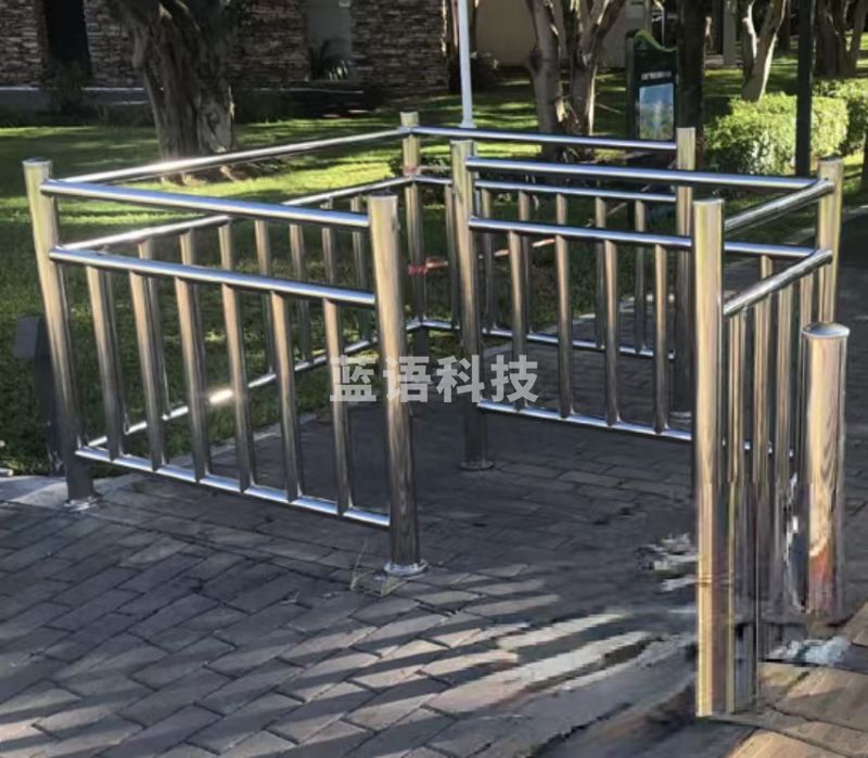巨联/JULIAN 201不锈钢阻车护栏 不锈钢管壁厚1.2mm 高1米 长1米 宽0.8米