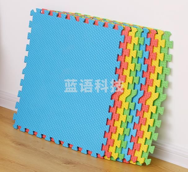 鑫晟 600*600*1.2MM三角纹泡沫地垫4片一组 XS76101 带封边条