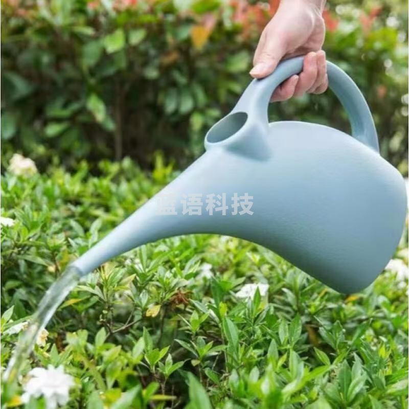 长嘴洒水壶