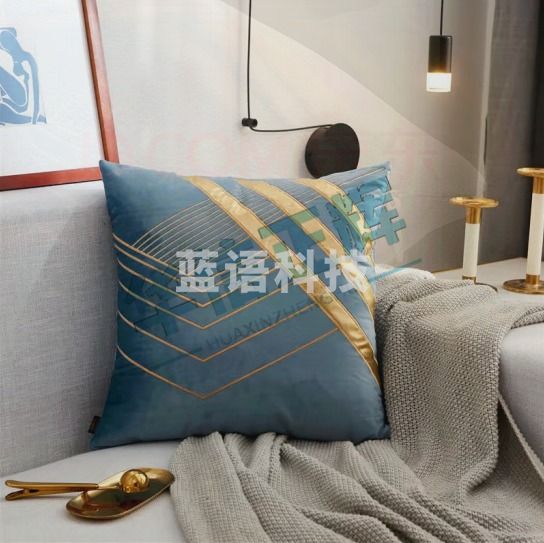 布拉塔(Brata)抱枕沙发靠垫样板房靠枕床头靠背荷兰绒绣花枕 流金岁月天蓝45cm