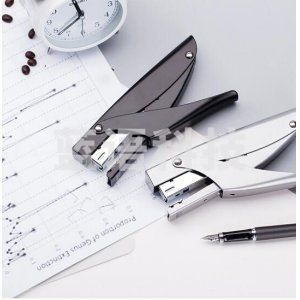 得力 deli 0346 手握式订书机12#(银)